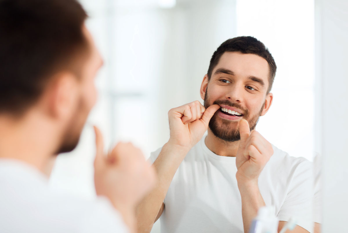 Cómo hacer limpieza de prótesis dentales correcta?